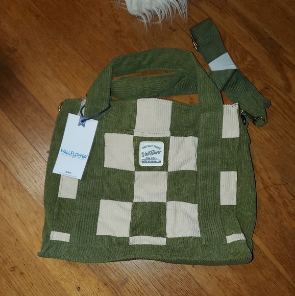 Wallflower Olive and Cream Checkered Tote - Picture 7 of 14